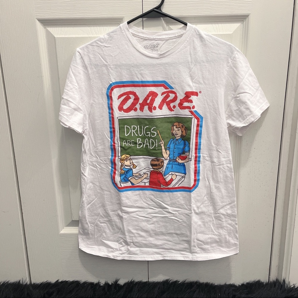 M | D.A.R.E Drugs Are Bad T-Shirt